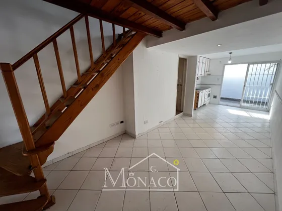 Duplex 3 Amb Con Patio Al Frente