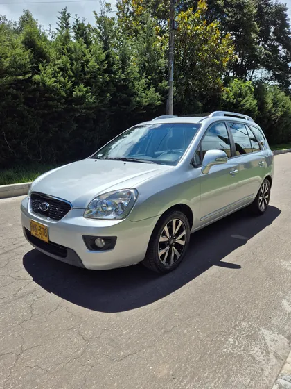Kia Carens 2.0 Rondo Ex