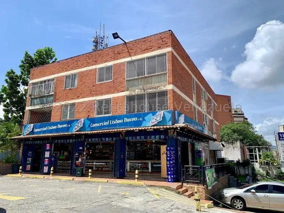 Vendo  Moderna Oficina De 2 Niveles  Totalmente Remodelada Y Amoblada  Con 10 Puestos De Trabajo,  Los Dos Caminos !!  Excelente Oportunidad...!!!!
