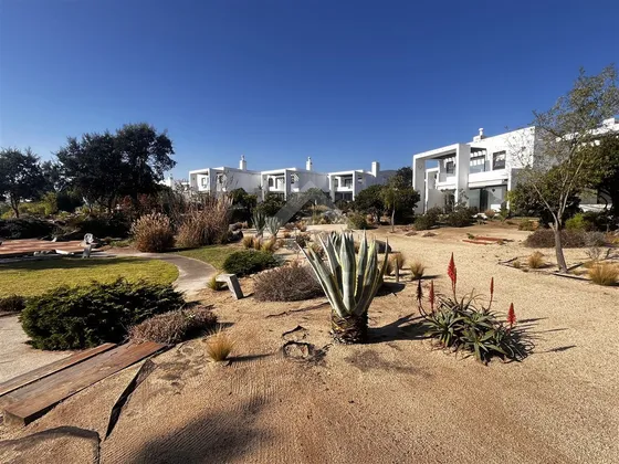 Casa En Venta De 4 Dorm &#43; Sala Estar En Marbella Maitenc