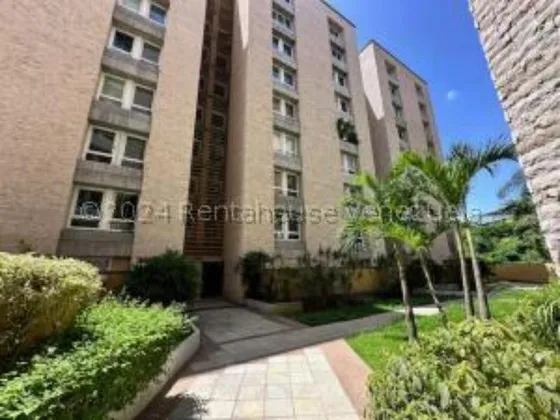  #25-723  Espectacular Apartamento En Lomas De Las Mercedes