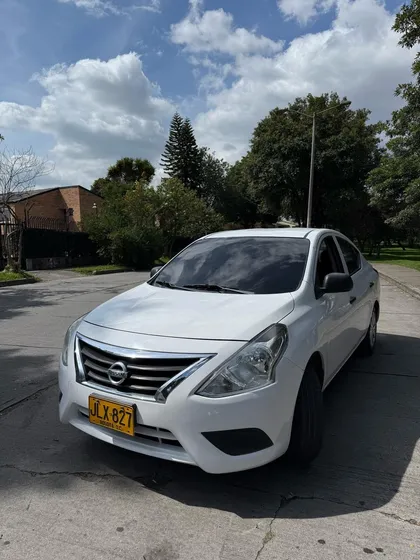Nissan Versa 1.6 Advance