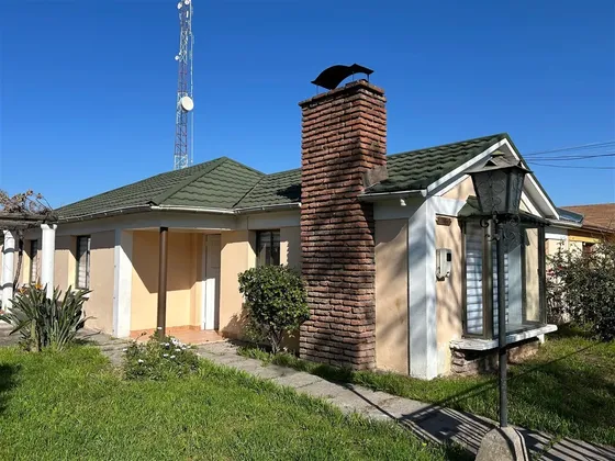 En Arriendo Gran Casa En Buin A 1 Cuadra De Plaza De Armas.