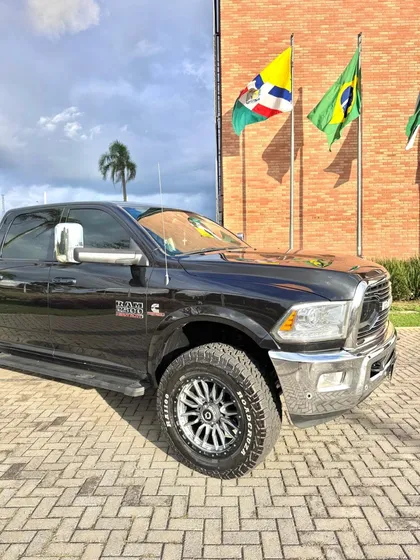 Ram Ram 2500 6.7 Laramie Cab. Dupla 4x4 Aut. 4p