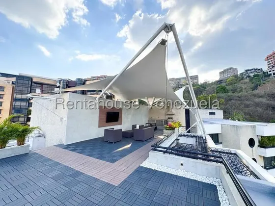 Se Vende Bello Apartamento Ph En Colinas De Valle Arriba Mls 26-17746