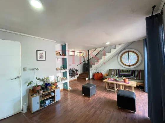 Dos Casas A Pasos De Futura Línea 7 De Metro Santiago