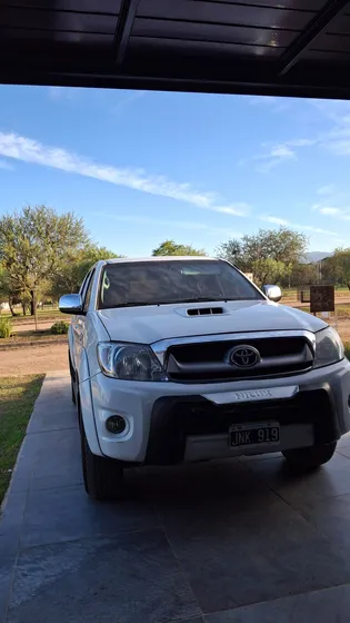 Toyota Hilux Pick-up 3.0 Cd Srv I 171cv 4x2