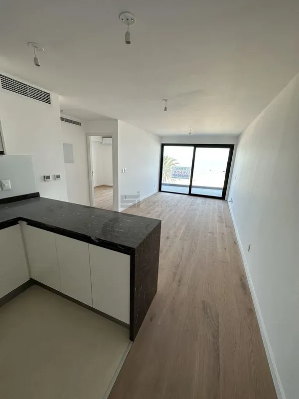 Alquiler De Exclusivo Apartamento 1 Dormitorio Garaje Rambla De Malvín Frente A Playa Honda