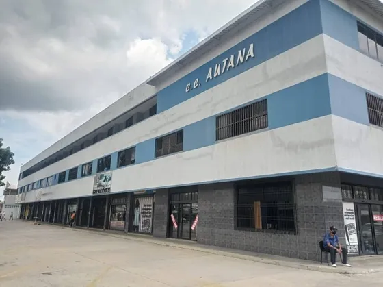 Oficina En Zona Industrial Castillito, Valencia. Cc Autana Biglow Center. (saleg-31)