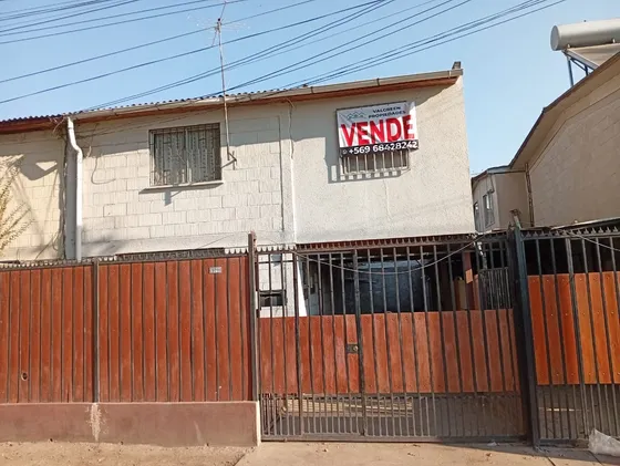 Casa Cercana A Comercio En Quilicura