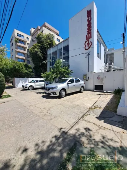 Propiedad Comercial Tres Pisos Mas Estacionamientos