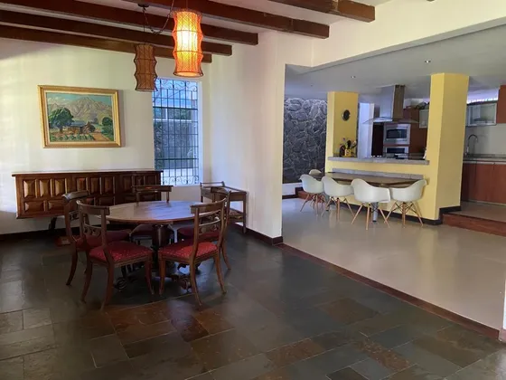 Se Vende Casa Prados Del Este 700m2 T/500m2 C/ Preciosa