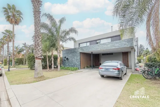 Venta Casa 3 Dormitorios San Marino Funes Hills