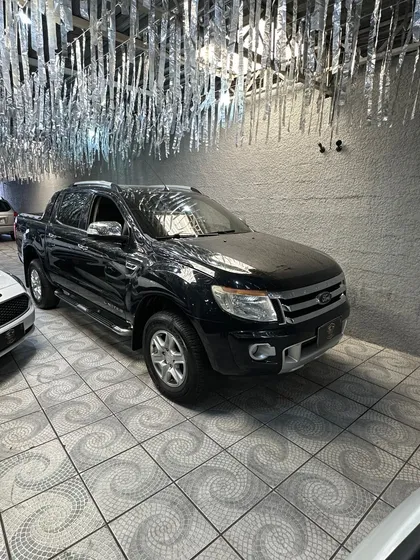 Ford Ranger 3.2 Limited Cab. Dupla 4x4 Aut. 4p