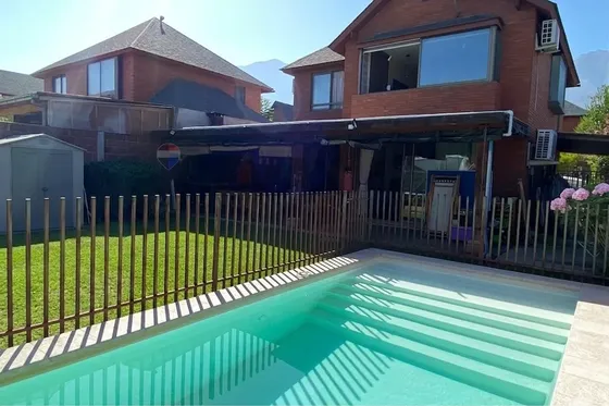 Venta Casa Condominio 4d+4b+4e+piscina Uf 10.990