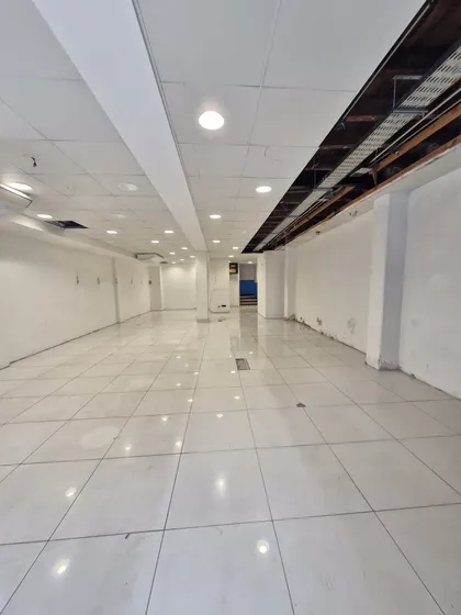 Arriendo Local Comercial Calle Tarapaca, Excelente Ubicacion