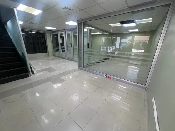 Alquilo En Local En Plaza Comercial En Piantini De 2 Niveles Próximo A Blue Mall
