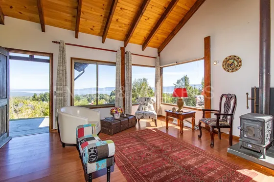 Casa Con Gran Vista Al Lago Villarrica.