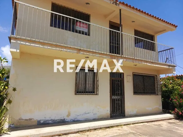Casa Con Potencial En Zona Estrategica: 2 Plantas + Anexo, Carretera San Antonio Cod: 1379