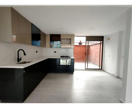Venta Apartamento Reformado En Conquistadores.