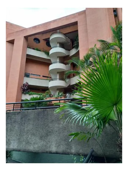 Se Vende Apto Pb 403m2 5h/6b/4p La Castellana 8385