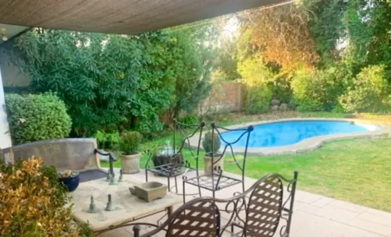 Casa En Venta De 4 Dorm. En Vitacura