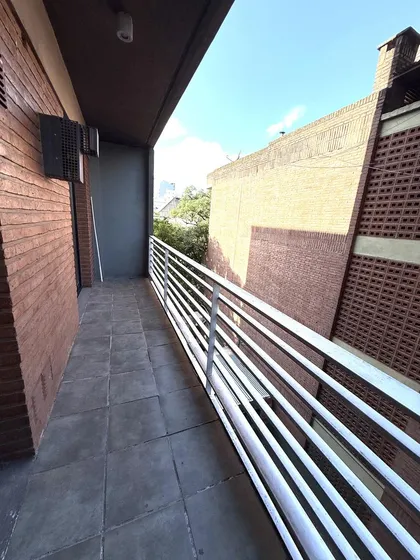 Departamento En  Calle Alberdi Al 600