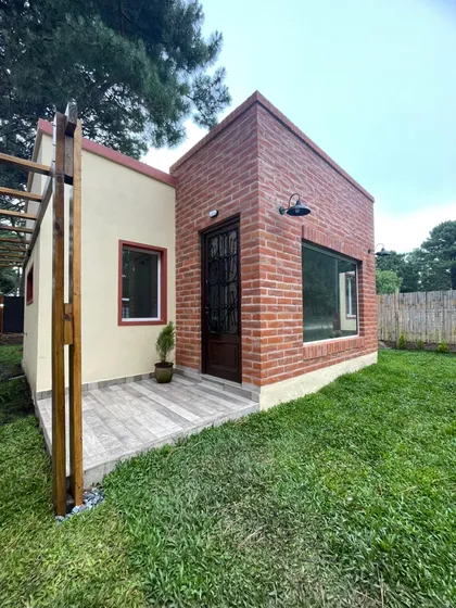 Alquiler-casa3 Ambientes Con Parque Y Parrilla En La Caleta 