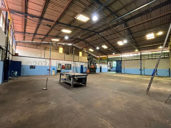 Galpón En Alquiler Tipo Comercial Depósito Industrial En San Jacinto Maracay Tanque Subterráneo 5000l, Banco De Transformadores Energía Eléctrica Trifásica ,3 De 37.5 Kva  Seguridad Nela 24-28171