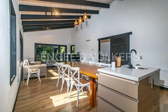 Moderna Casa Con Vista Al Volcán Y Bosque Nativo En Pucón