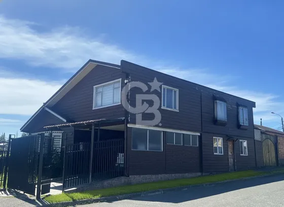 Amplia Casa + Departamento Adicional/puerto Montt.