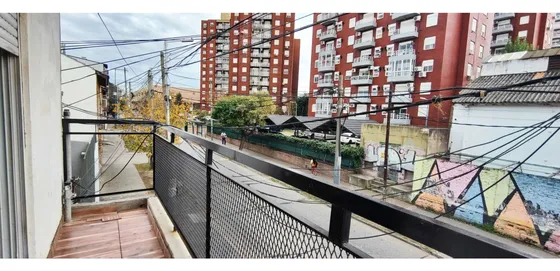 Departamento 2 Ambientes Frente Con Balcon