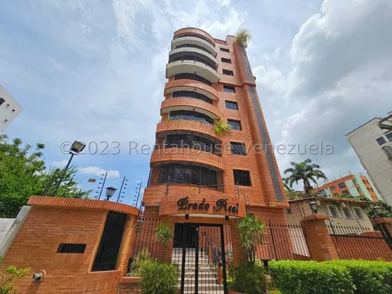 Rent-a-house Vende Hermoso Y Amplio Apartamento, La Soledad, Maracay, Estado Aragua, 25-15533 Gf.