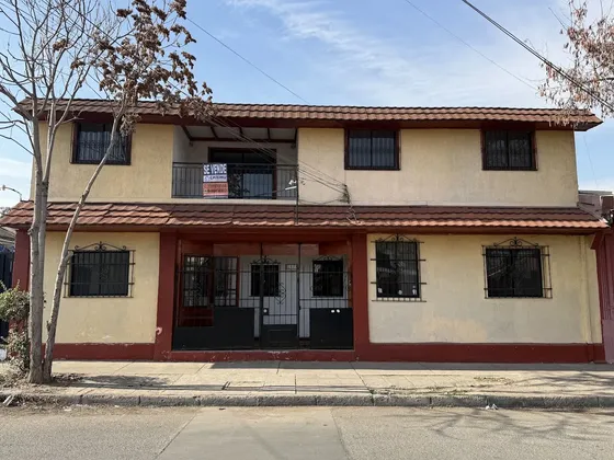 Excelente Propiedad En Barrio Franklin