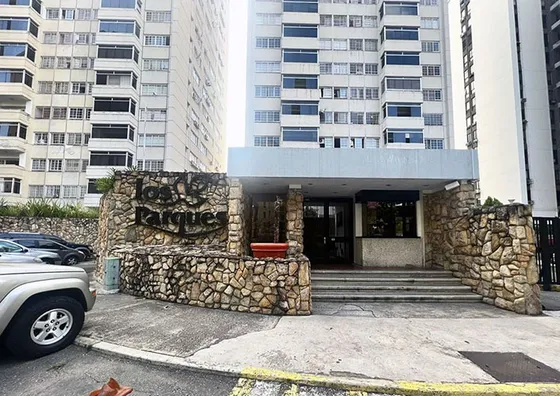 Sta. Fe Norte: Buen Apto. De 129m2, Iluminado Y Ventilado, En P. 12º De Edificio Localizado En Sector Ampliamente Servido, Con Control De Accesos (calle Y Conjunto) Y Completas Áreas Comunales