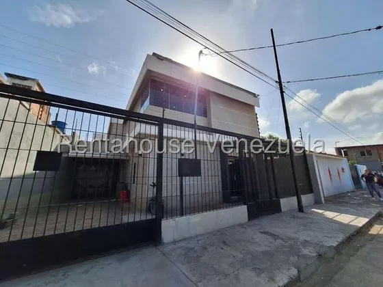 Norgelin Diaz Alquila Edificio Comercial En El Centro Este De Barquismeto Estado Lara Cod.25-15182 
