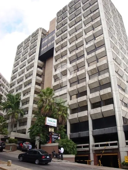 E Alquila Oficina-64m²-4puestos Trabajo-recepcion-a/a-santa Paula/cafetal