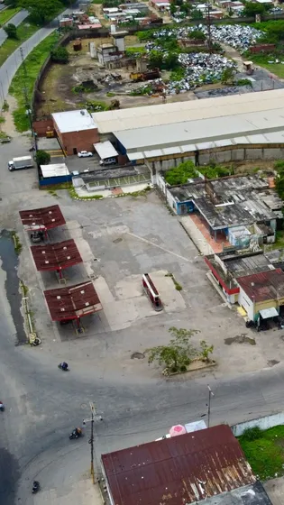 Estacion De Servicio La Guacamaya, Valencia Edo Carabobo, Ja