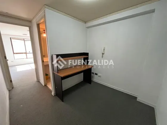 Oficina Con Recepcion Y 1 Privado En Venta En Ñuñoa