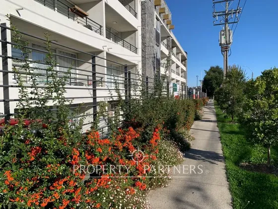Lindo Departamento Con Privilegiada Vista A Lago L...