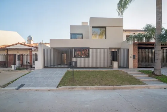 Casa A Estrenar En Costanera Vieja