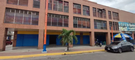 Local Comercial En Alquiler En La Av Las Ferias Con Av Lara Fp