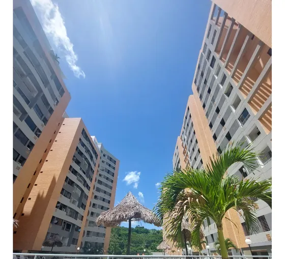 Apartamento En Alquiler En Resd. Monte Alegre Country En Tazajal. 1830 Inmo Maggi.