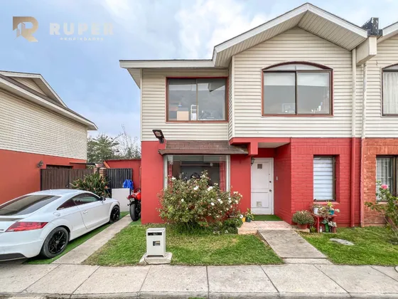 Casa En Arriendo En Condominio Central Quilpué