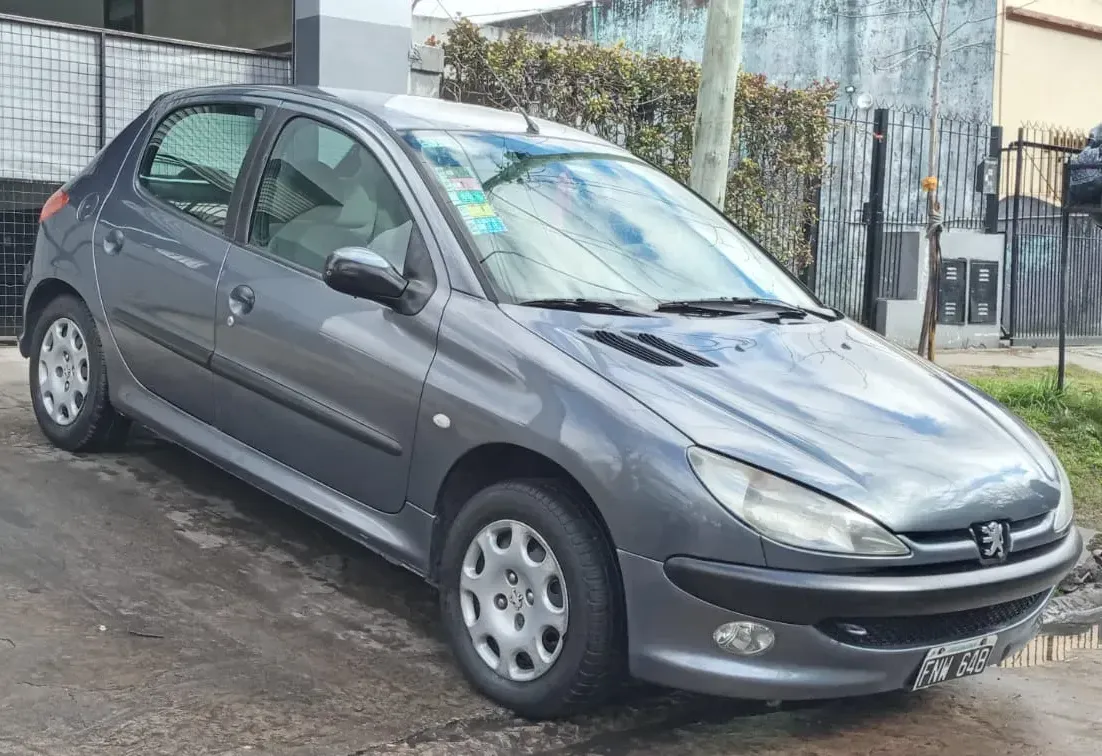 Peugeot 206 1.6 Xr Premium