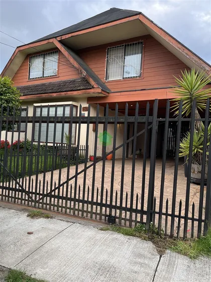 Casa En Arriendo De 6 Dorm. En Osorno