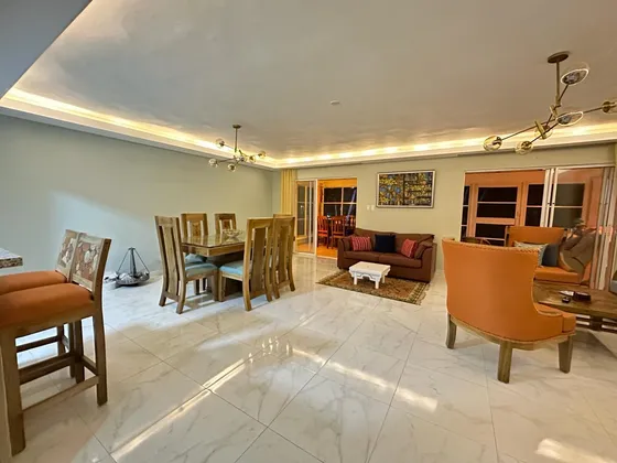 Vendo/alquilo Hermosa Villa En Juan Dolió, Metro Country Club De 2 Niveles Con Amplia Área De Recreación.