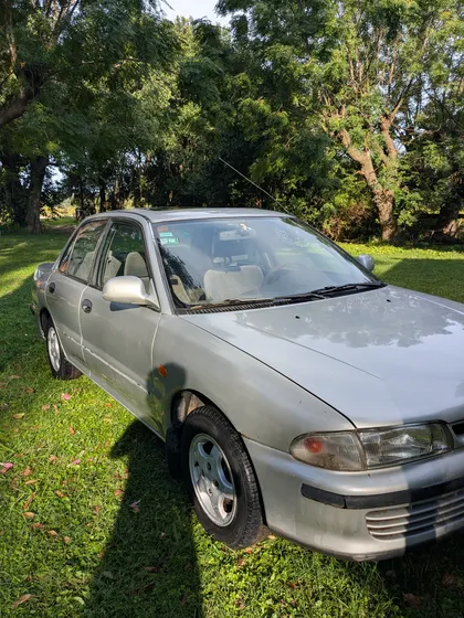 Mitsubishi Lancer 1.6 Glx