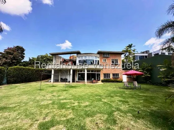 Venta Casa 625mts2 Amplia De Niveles. Privacidad Familiar
