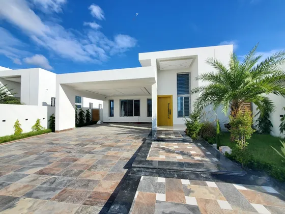 Casa En Venta En Puñal, Residencial Cerrado  3 Hab Y Patio